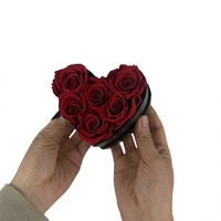 Petite boîte cadeau en forme de cœur avec rose éternelle de 3-4 cm, fleur séchée, décoration florale de table pour la Saint-Valentin et la Fête des Mères