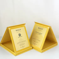Boîte en velours pliable jaune personnalisée avec gravure commémorative, plaque de certificat avec plaque dorée MH-P01