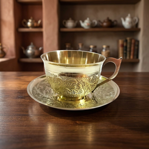 Juego de Taza y Platillo de Té de Latón Vintage con Patrón Floral en Relieve, Acabado Dorado, Elegante Taza Decorativa para Servir Té de Lujo - Product Image 2