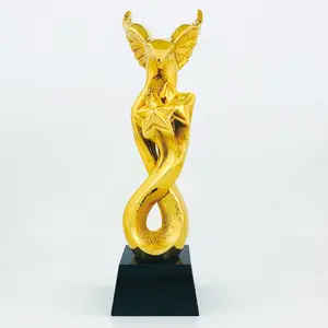 Hot Sale Business Geschenk Tier Adler Wing Star Home Office Dekoration Handwerk Golden Crystal Resin Trophy Award