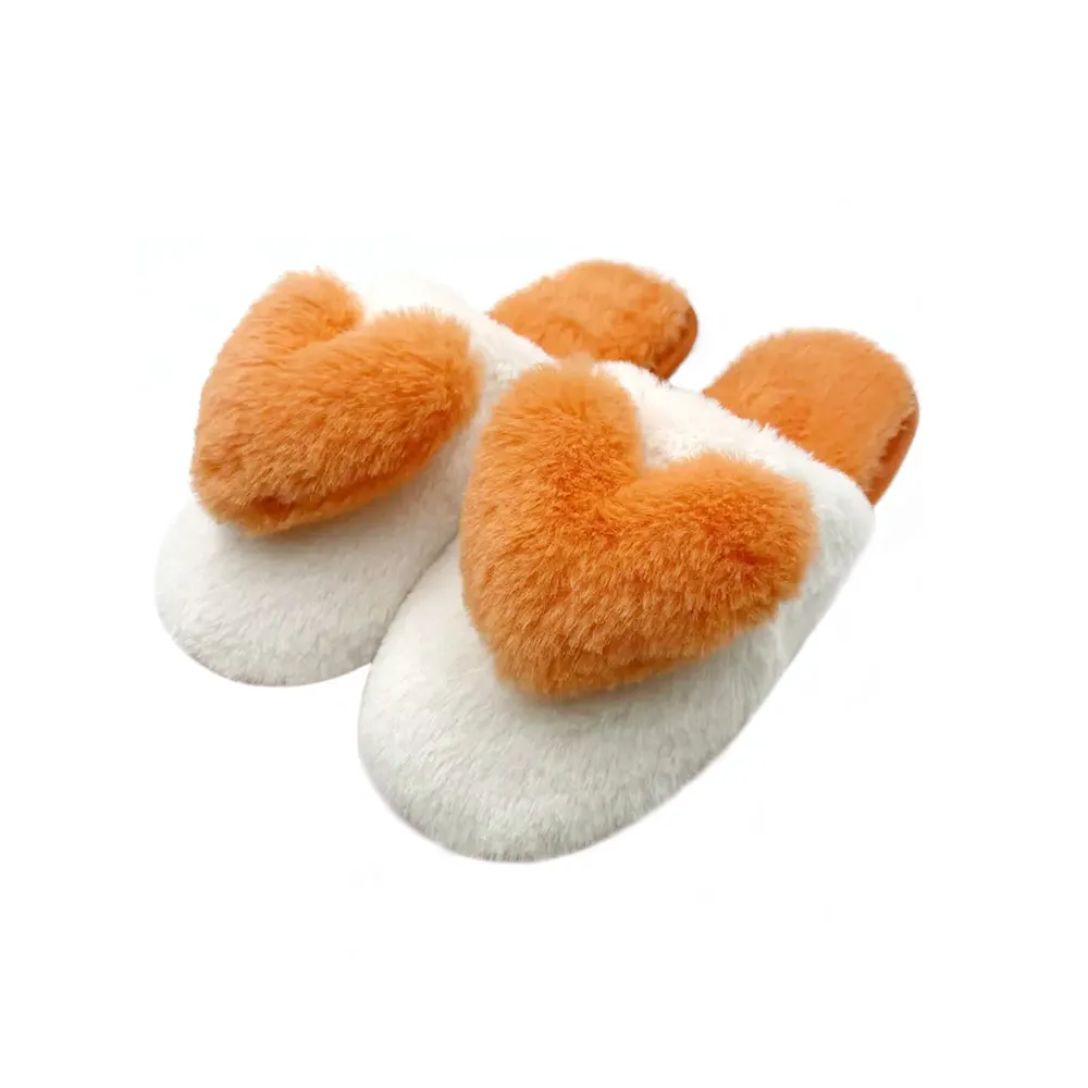 Hot Selling Comfortabele Pluche Slippers Voor Vrouwen Mode Warme 3d Hartvormige Vrouwen Fancy Huis Slippers