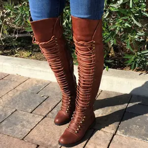 Venta al por mayor botas llanura-Envío gratuito último diseño nuevo de las mujeres negro y marrón zapato adulto rodilla encaje hasta romana botas de cuero