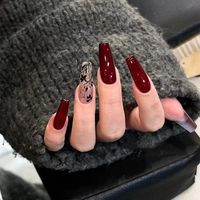 Nouvelle Collection : Ongles en Résine Style Rétro Chic, Motif Feuille Rouge-Brun, Armure Amovible et Lumineuse, Demi-Couverture, 24 Pièces