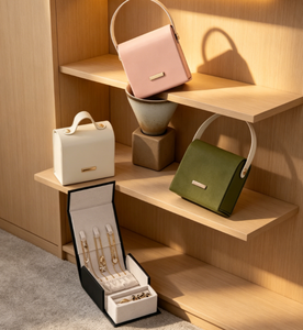 Estuche de Joyería Pequeño y Elegante, de Cuero PU con Múltiples Compartimentos y Forro de Terciopelo para Guardar Joyas Diariamente - Product Image 6