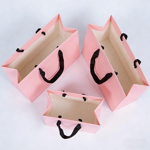 Bolsas de Papel Reciclables y Pintadas al por Mayor, Compra Personalizada con Logotipo, Bolsas de Papel para Envolver Regalos - Product Image 1