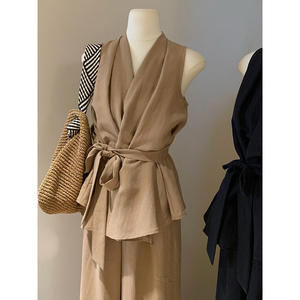 Ensemble pantalon large et débardeur croisé à col en V style français pour femme – Formel, sans manches, minimaliste, couleur unie douce - Product Image 2