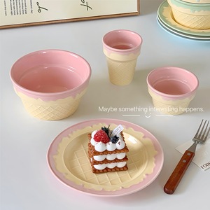Assiettes de service modernes en céramique, crémeuses et esthétiques-Vaisselle moulée unique pour crème glacée pour restaurants - Product Image 4