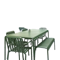 Chaises de table carrées modernes en métal pour salle à manger extérieure style panneau de bois avec fer pour jardin pour restaurants cafés