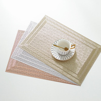 Vente en gros de sets de table en PVC TUOTU classiques rectangulaires de haute qualité, résistants à l'huile, à séchage rapide, pour nettoyer les assiettes, les tasses à café