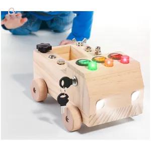 Sıcak Montessori çocuklar ahşap eğitici oyuncak geliştirmek için çok fonksiyonlu renkli işıklar somun vidalar sökme aracı araba yürüyor
