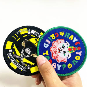 낮은 최소 주문 수량 2023 신상 패션 맞춤형 직조 패치 의류 브랜드 로고 배지 아플리케 의류 패치 - Product Image 3