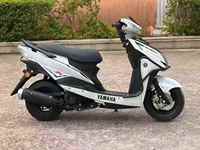 Scooter Yamaha Shangling 125cc avec Barres de Protection Supplémentaires, Moteur d'Origine