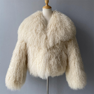 Cappotto Invernale di Lusso in Vera Pelliccia d'Agnello Mongolo per Donna, Ecologico, Traspirante, Reversibile, con Fodera in Lana Soffice, Logo Personalizzabile - Product Image 5