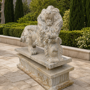 Statua di Leone Guardiano in Arenaria Beige Personalizzata, Scultura in Marmo per Decorazione Ingresso Cancello - Product Image 6