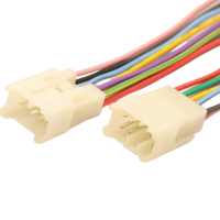 Faisceau de câbles pour connecteur électrique automobile 8 broches, disponible comme câble adaptateur personnalisé.