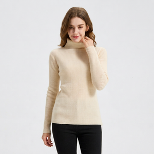 Pull en maille côtelée crème pour femme, col roulé, manches longues, anti-boulochage, style minimaliste, idéal pour l'hiver - Product Image 1