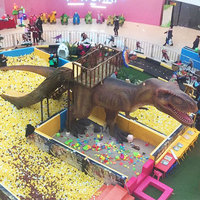 Parc d'aventure en centre commercial, toboggan à thème dinosaure intérieur public avec structure en acier, imperméable, pour enfants et adultes