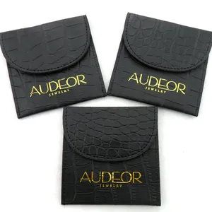 Sıcak satış düz siyah küçük düğme kapatma zarf sıcak altın damgalama özel paketleme çantası Logo Pu deri takı kılıfı