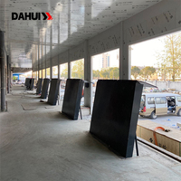 Rampe de chargement verticale en acier au carbone DAHUI DCQL-6T avec entraînement hydraulique à double vérin, panneaux antidérapants et garde-corps de protection