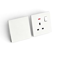 Prise murale ultra-fine 6 mm de style britannique 16A Type G avec interrupteur, panneau PC blanc ignifuge, pour usage hospitalier, prise de courant OEM/ODM