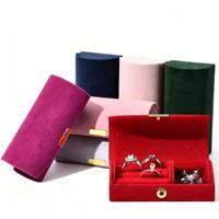 Boîte de rangement compacte de voyage pour bagues, boucles d'oreilles et colliers, boîte à bijoux de luxe portable en velours perlé arqué pour femmes