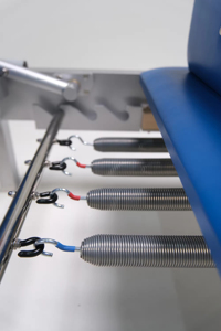 Cama de Pilates Reformer Clásica de Aluminio, Equipo Duradero y Multifuncional para Entrenamiento en Estudio y Gimnasio, Garantía de 3 Años - Product Image 3