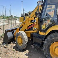 Chargeuse-pelleteuse d'occasion JCB 3CX 4CX 3DX en bon état, avec heures de travail réduites