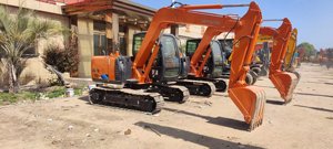 Excavadora de orugas usada Hitachi ZX70 Mini, pala hidráulica de 7 toneladas, modelo PC70 ZX70 307E2, con motor y caja de cambios. - Product Image 3