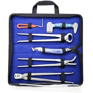Kit professionnel de 6 outils de sablage en acier inoxydable pour fermeurs, comprenant : coupe-ongles de 12 pouces, cure- sabot à manche en caoutchouc, couteau à sablage et dégrossisseur de sabots - Product Image 1