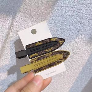 <span class=keywords><strong>Instagram</strong></span> Style Version coréenne Vintage cuir métal ours <span class=keywords><strong>en</strong></span> peluche frange pince canard échiquier pince maquillage pince cheveux accessoires - Product Image 6
