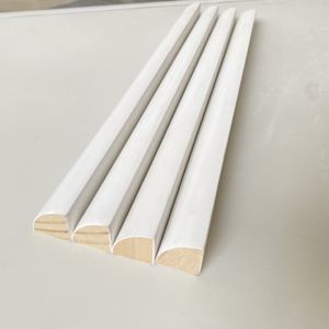 Moulures en pin durables et écologiques, finition apprêtée blanche pour les intérieurs modernes - Product Image 2