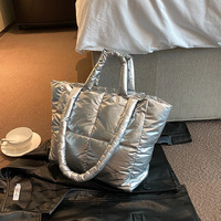 Sac fourre-tout matelassé doux pour femme de marque célèbre 2026 – Sacs à bandoulière d'hiver grande capacité, confortables et rembourrés