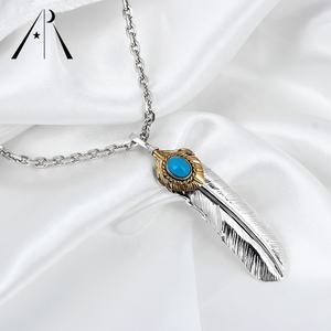 Collier unisexe à pendentif plume de turquoise en argent sterling: Collier unisexe de luxe rebelle-chic et polyvalent - Product Image 5