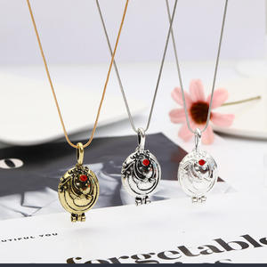 Collar con Medallón de Aleación y Diamantes de Imitación de <span class=keywords><strong>Elena</strong></span> <span class=keywords><strong>Gilbert</strong></span> de The Vampire Diaries, un Regalo de Moda para Mujeres y Niñas - Product Image 1