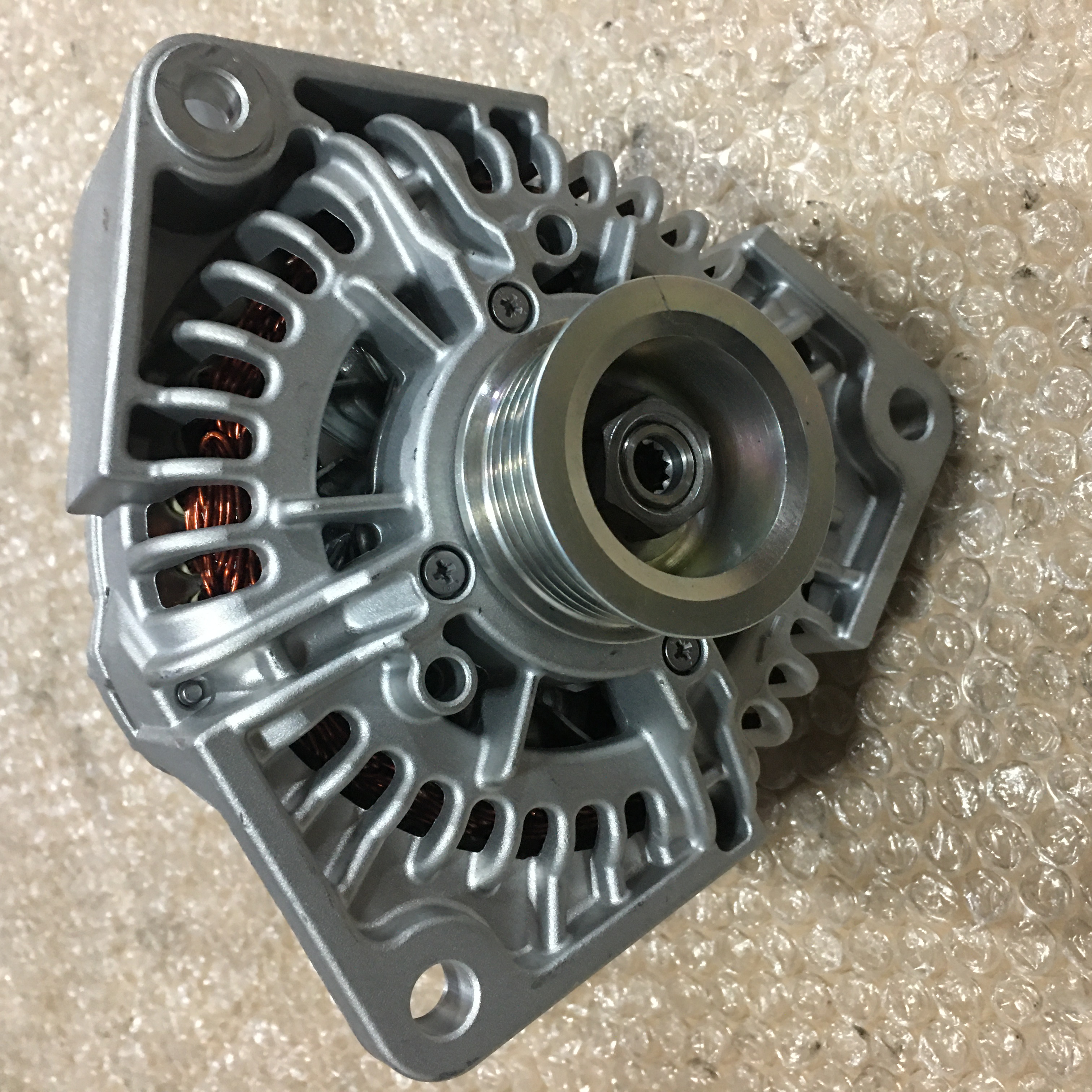 24V 150A全新原装交流发电机，用于博世0124655643 0124655644