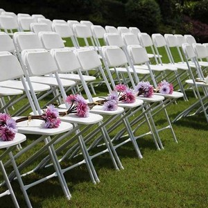 Venta al por mayor de peso ligero portátil al aire libre alquiler banquete boda fiesta plástico blanco sillas plegables - Product Image 1