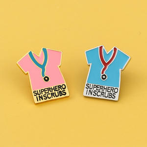 เข็มกลัดติดคอปกเสื้อเคลือบเงาลายซูเปอร์ฮีโร่ทางการแพทย์ชุดพยาบาลน่ารัก - Product Image 1