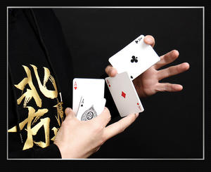 Cartes de <span class=keywords><strong>poker</strong></span> importées Northern Magic Dragon, cartes américaines Bicycle Touch Flower, accessoire de magie de close-up - Product Image 2