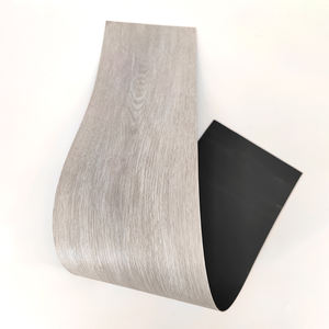 Suelo Vinílico de Lujo de PVC SPC Autoadhesivo con Sistema de Clic, Impermeable, de 4-8 mm, Diseño Moderno para Interiores, Gimnasios, Escaleras, Garajes y Sótanos - Product Image 1