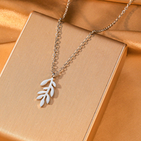 Collier en acier inoxydable 316L plaqué or 18 carats avec pendentif feuille et branche d'olivier pour femme, bijoux naturels, prêt à être expédié (RTS)