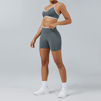 Ensemble de sport YIYI pour femmes : soutien-gorge sans couture ajustable et short taille haute froncé pour le yoga et la gym