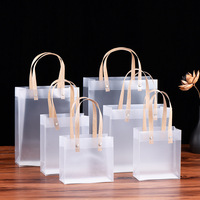 Sac en plastique PVP givré imprimé de marque personnalisée avec votre propre logo Sac à provisions PP Sacs cadeaux pour petites entreprises