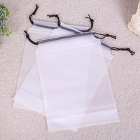Cadeau imperméable à l'eau imprimé personnalisé sac d'emballage anti-poussière pour mini chaussure à cordon de couleur unie avec ficelle de sport promotionnel