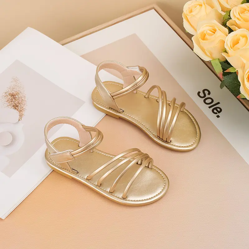 2024 Gouden Romeinse Stijl Meisjes Sandalen Voor Kinderen Zachte Zool Sfeer Hol Ademend Ontwerp Met Comfortabele Zolen