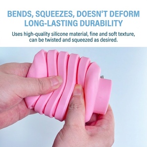 Bouteille d'eau pliable en silicone sans BPA personnalisée |   Bouteille d'eau de sport avec mousqueton |   Visite en plein air adaptée aux adultes - Product Image 4