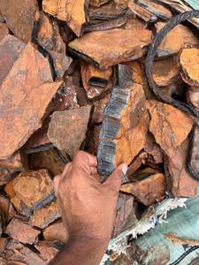 Pierre de tigre bleu brute de haute qualité de qualité naturelle en forme brute quantité en vrac pierre de tigre bleu pour des utilisations polyvalentes - Product Image 4