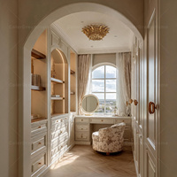 Système de dressing modulaire sur mesure style campagne française avec bibliothèque arquée et armoire rétro pour dressing