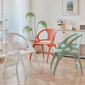 Chaises de salle à manger pliantes en plastique modernes et colorées, empilables, à dossier haut, pour restaurants et cafés - Product Image 6