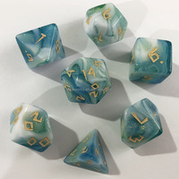 Set Dadu Dnd Sampel Gratis Mainan Unik Permainan Papan Polihedral 7pcs Akrilik Transparan 4 Warna Swirl Kantong Beludru