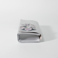 Pochette de soirée en satin pour femme avec fleur 3D en strass, sac à bandoulière pour mariage, banquet, fête, vente en gros, personnalisable